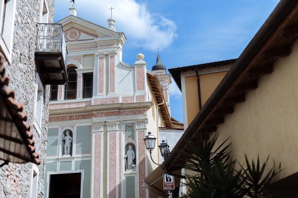 Dussaiga - Camera Delle Rose Dolceacqua Exterior foto
